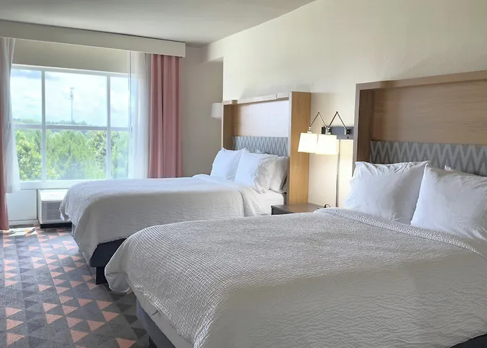 Holiday Inn & Suites - Fayetteville W-Fort Bragg Area By Ihg